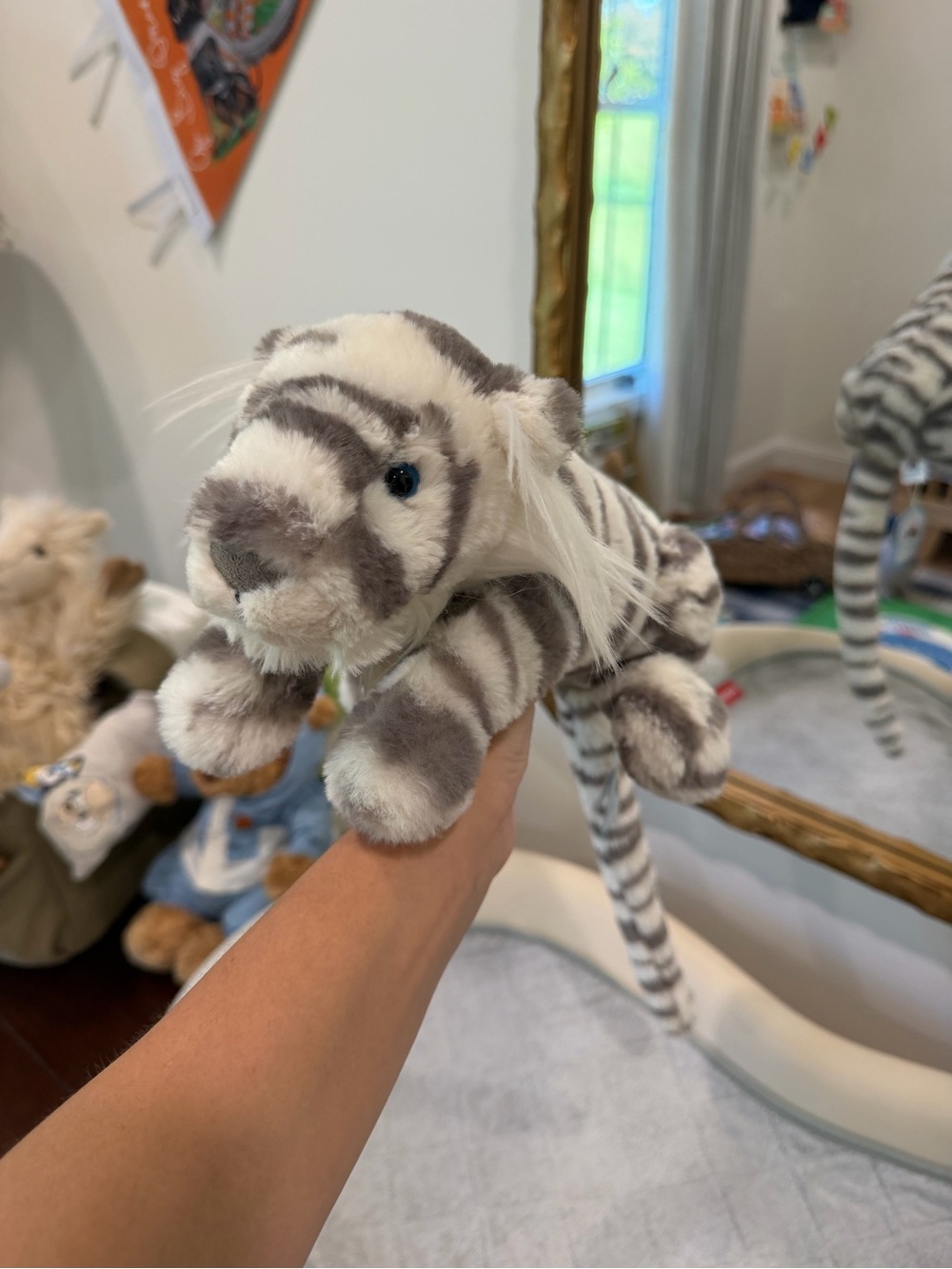 Jellycat Sacha Snow Tiger Small